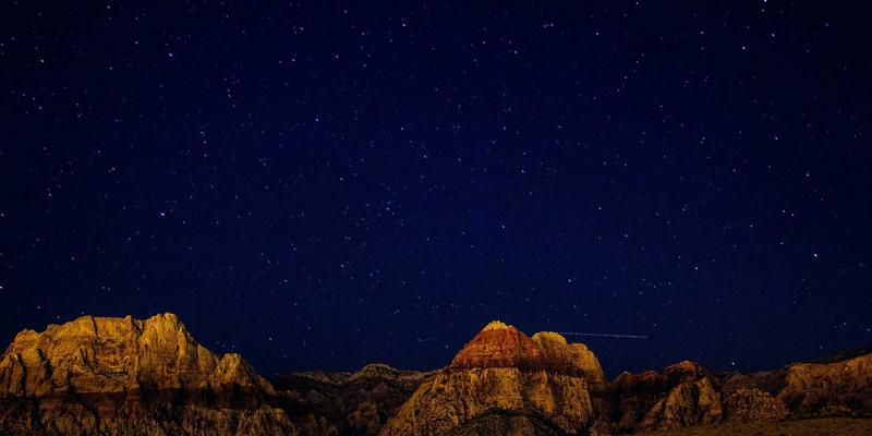 从模仿到原创：师资派遣与教师培训如何驱动义乌小商品产业设计升级